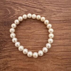 Faux pearl bracelet​​​​